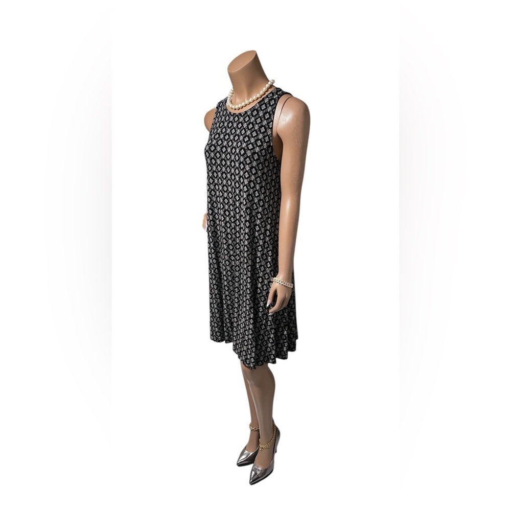 Old Navy Black and White Geometric Midi Dress☑️ - Picture 11 of 11